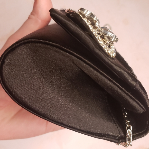 Black satin feeling handbag with gem flower design - Picture 6 of 12